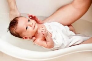 Как ухаживать за месячными детьми
