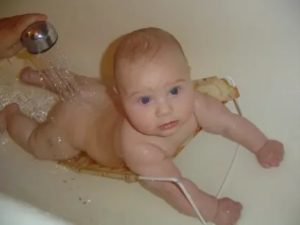 Как правильно купать детей 3 месячных